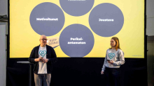 2 people teaching